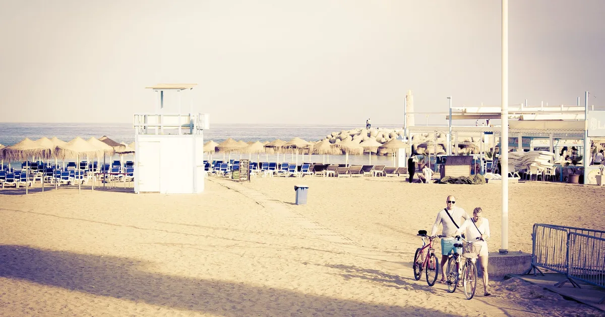 Puerto Banús Beach — Beach Club Calendar, 2026 guide