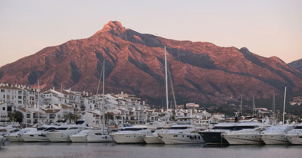 Puerto Banús — Olivia Valere, 2026 guide