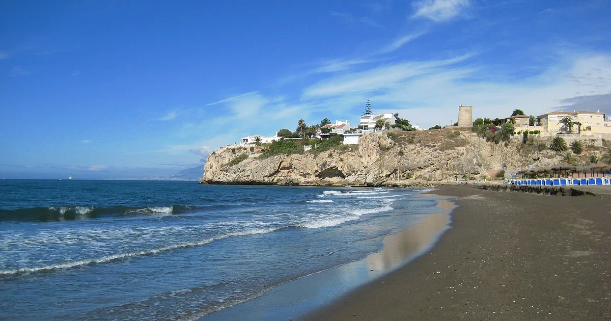 Playa del Rincón de la Victoria, Costa del Sol — Parasailing and Flyboarding, 2026 guide