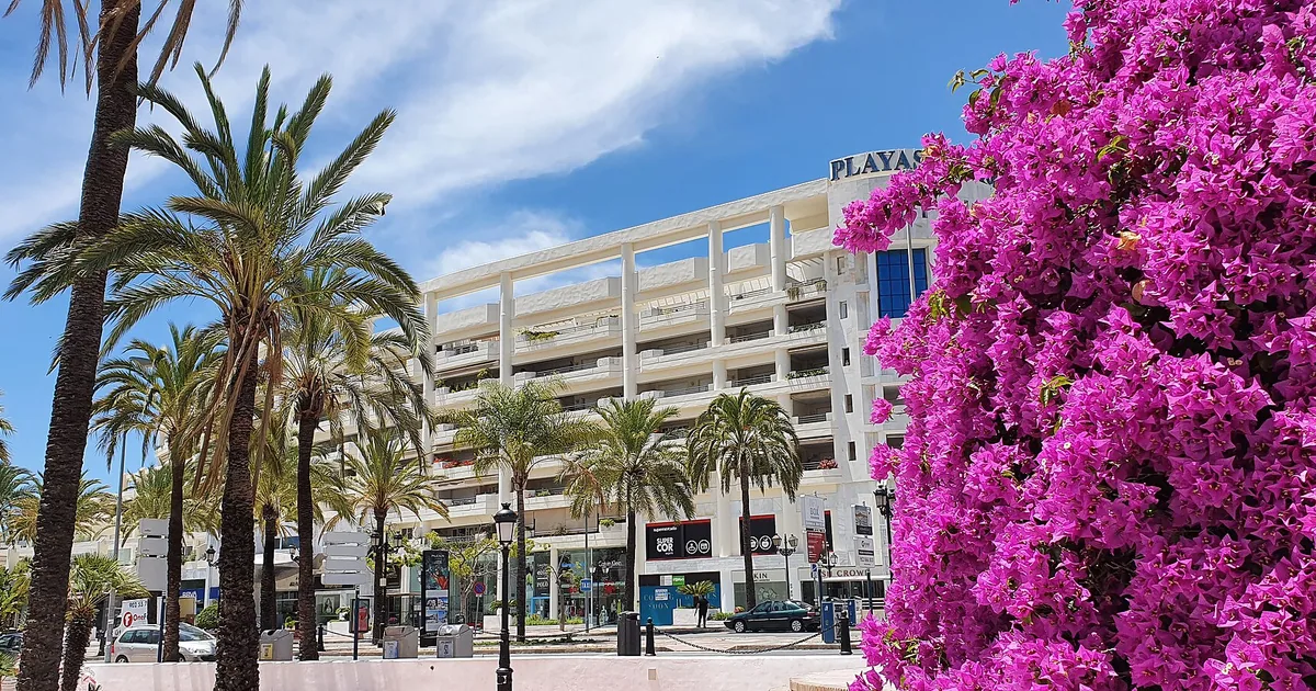 Av José Banús, Playas del Duque, Puerto Banús, Marbella — 7 Red Flags, 2026 guide