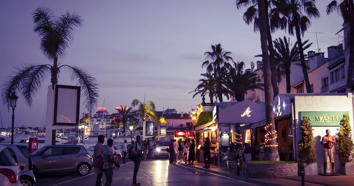 Puerto Banús Night — Same-Day vs Advance Bookings, 2026 guide