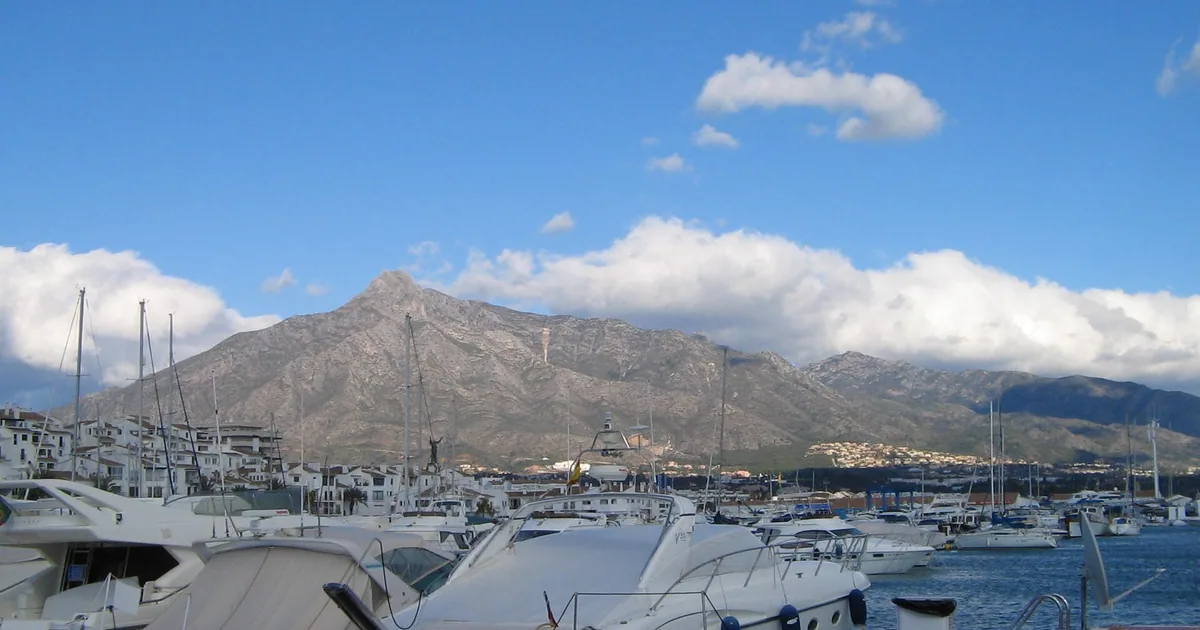 Harbor in Puerto Banus, Costa del Sol, Spain, Dec — Vegetarian & Vegan, 2026 guide